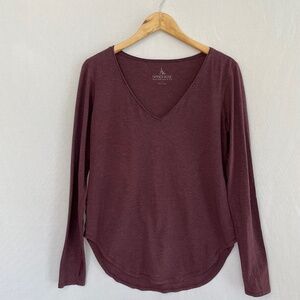 NANCY ROSE Performance Women’s Size 6 V-neck Long Sleeve Tee in Heathered Wine